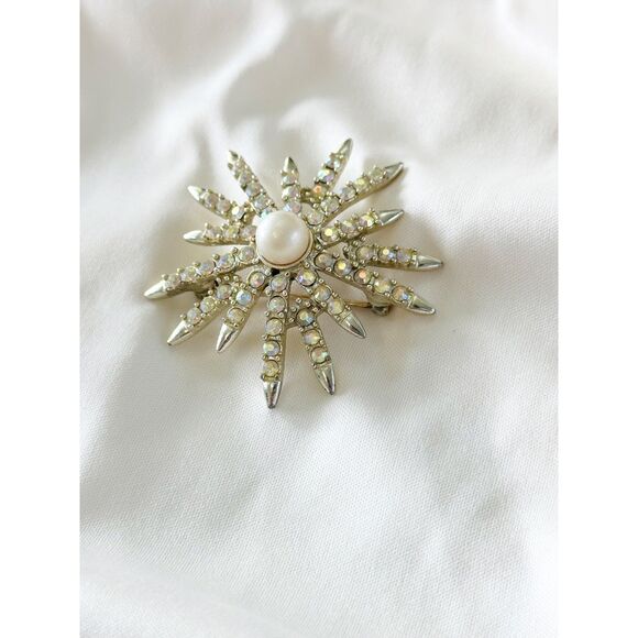 Aurora Borealis Rhinestone Starburst Brooch celestial jewelry - Picture 2 of 4